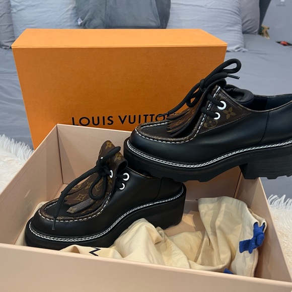 Brand new pair of Louis Vuitton loafers - Picture 2 of 6